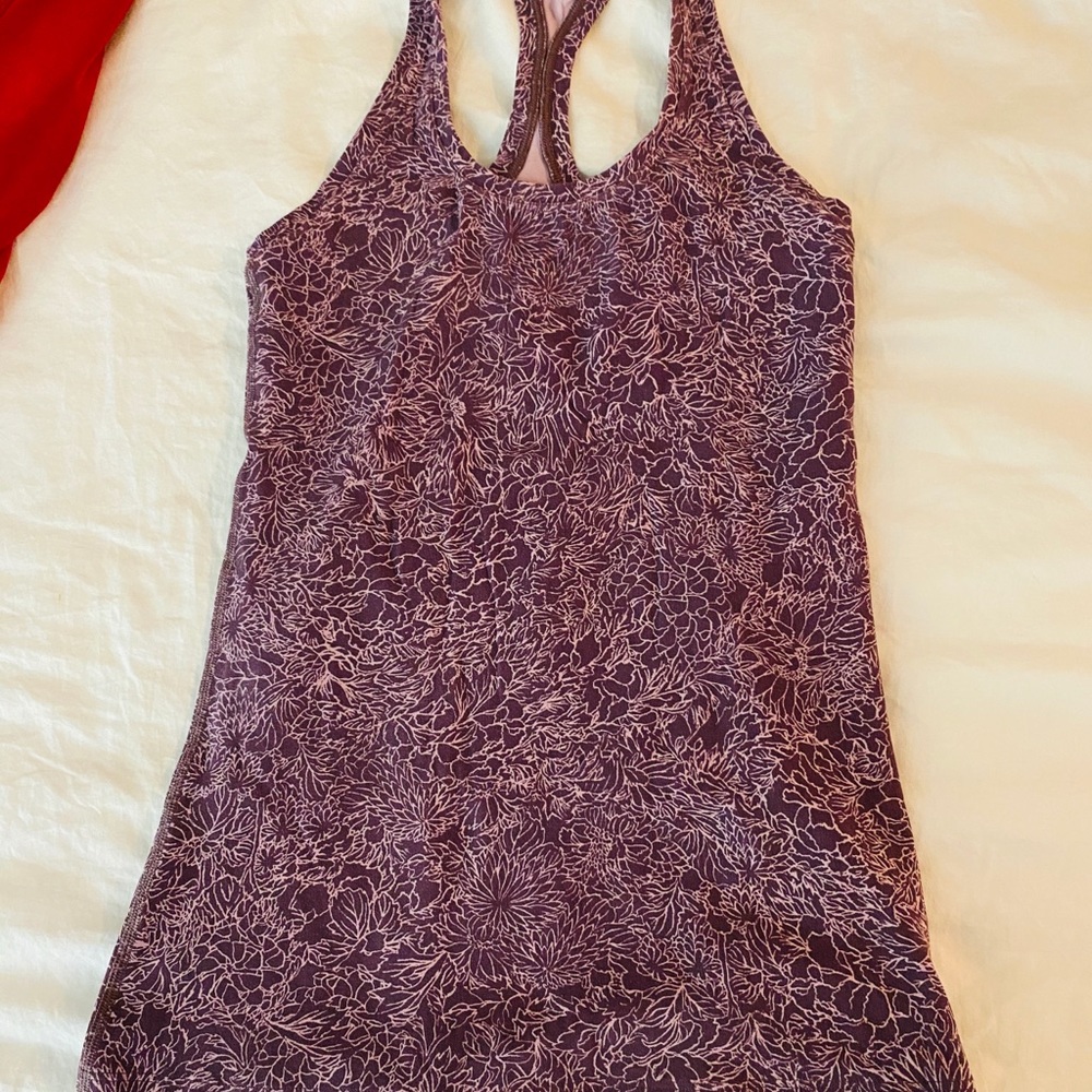 Size 6 lululemon tank